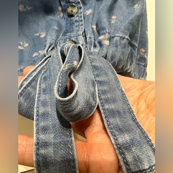 Sanctuary  Soft Denim  Top with Floral Prints size XL - Picture 5 of 12